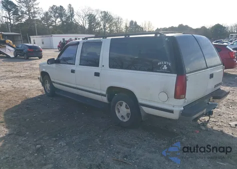 1997 Chevrolet Suburban 1500 из США, поврежденный, VIN 3GNEC16R7VG134376